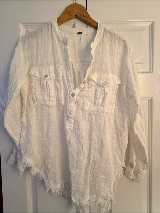 Free People Tops - Free People White Gauze Button-Down Pocket Shirt sz Small